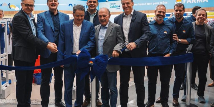 Lei de Efraim deve baixar preço de remédios após inauguração da primeira farmácia em supermercado do Brasil