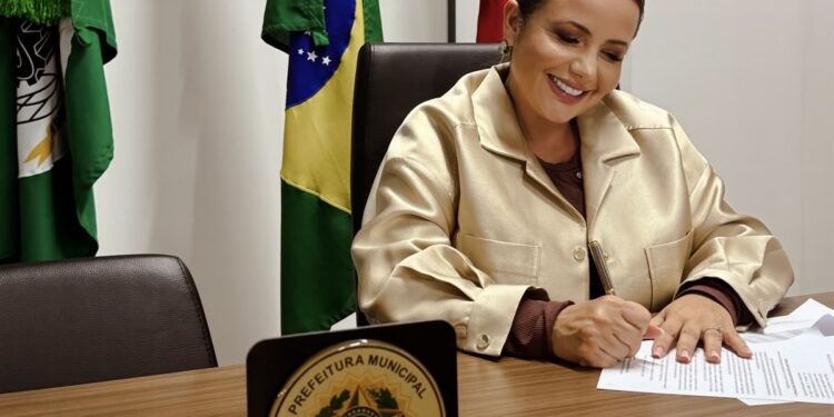 Tacyana Leitão assina decreto e prorroga por mais dois anos validade do concurso público de Bayeux
