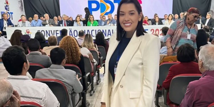 Denise Ribeiro toma posse no Diretório Nacional do PDT durante Convenção em Brasília