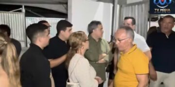 Imprensa aponta que Efraim foi barrado em camarote no São Pedro de Belém, mas senador explica situação; assista