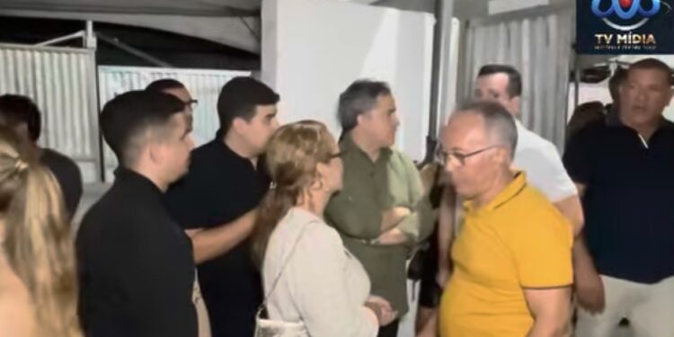 Imprensa aponta que Efraim foi barrado em camarote no São Pedro de Belém, mas senador explica situação; assista