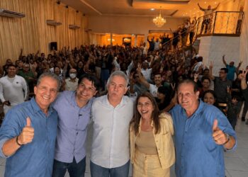 Vereadora de João Pessoa faz “salada mista” em evento e reúne Léo Bezerra, Nabor e Queiroga; imagem causa imbróglio