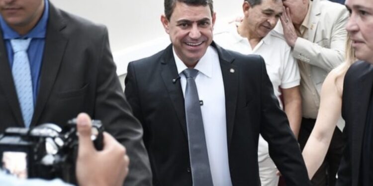 Em meio à nova Câmara de R$ 20 milhões, Dinho faz campanha para deputado com “propostas estrondosas” a lideranças