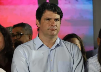 Bastidores: Léo se reúne com Hugo em Brasília e confirma encontro com Nabor na próxima semana