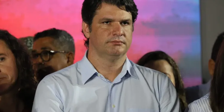 Bastidores: Léo se reúne com Hugo em Brasília e confirma encontro com Nabor na próxima semana