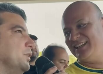 Em videochamada com Cabo Gilberto, Flávio Bolsonaro promete pavimentar trecho da BR-110 em São Bento