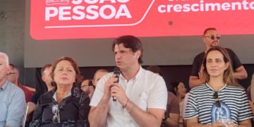 “A gente só vai parar quando calçar 100% de João Pessoa”, diz Léo Bezerra