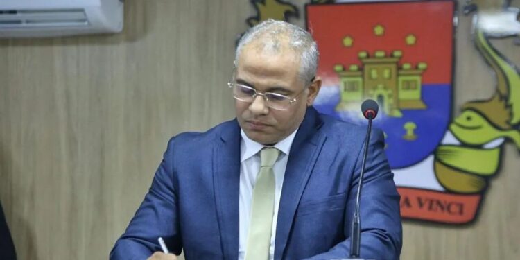 Prefeitura de Cabedelo garante pagamento de terceirizados e põe fim à espera de trabalhadores