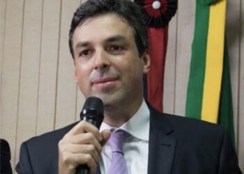 Irmão de Lindbergh Farias, advogado é cotado para 1ª suplência de João Azevêdo ao Senado
