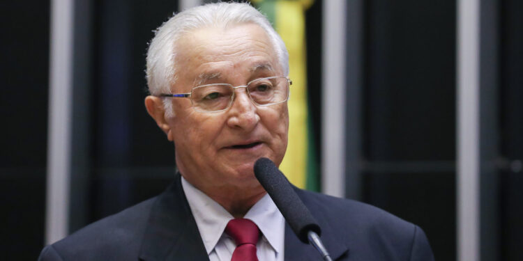 Problemas de saúde tiram Frei Anastácio da disputa e PT sofre baixa importante na nominata