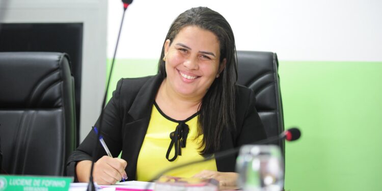 TCE dá 20 dias para ex-prefeita de Bayeux explicar contrato milionário com escritório de advocacia