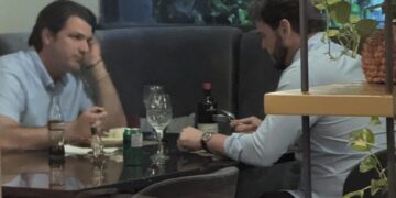 Bastidores: Léo Bezerra e Bruno vão à mesa no Gulliver e geram especulações sobre qual o “prato” do almoço