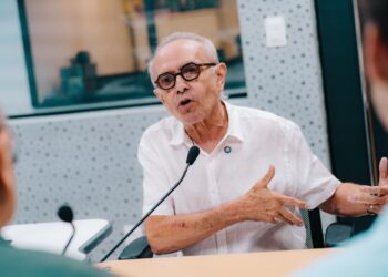 Cícero garante convocar todos os professores aprovados no concurso do Estado