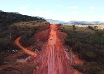 Pavimentação de estrada beneficiará mais de 82 mil habitantes na região sertaneja