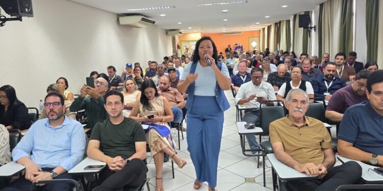 Cabedelo amplia atuação do Legislativo e vereadores participam de curso sobre emendas impositivas