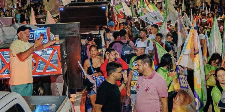 Caminhada nas Malvinas mostra força de Doutor Jhony e reúne multidão em Campina Grande
