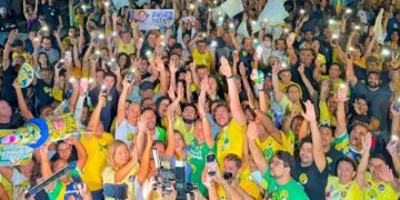 Bruno faz primeira caminhada em apoio a Efraim e reúne multidão em Campina Grande