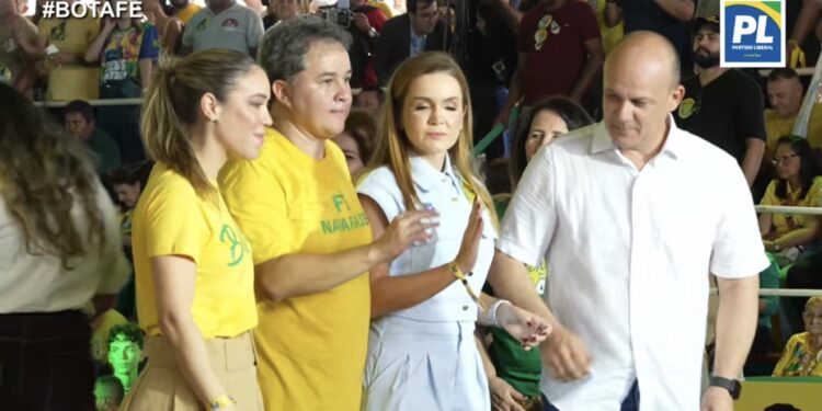 Esposa de Cabo Gilberto é anunciada como vice de Efraim durante convenção do PL