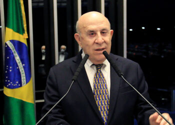 Primeiro suplente de Veneziano no Senado, Ney Suassuna anuncia voto em… Nabor