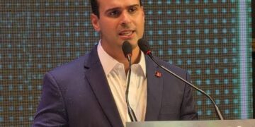 24 horas após Lucas prometer anúncio, definição do vice volta a ser adiada