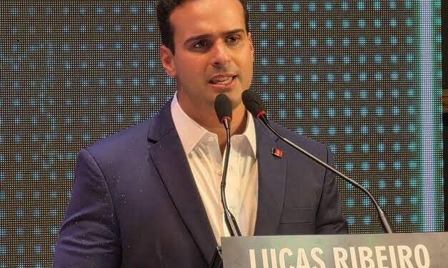 24 horas após Lucas prometer anúncio, definição do vice volta a ser adiada