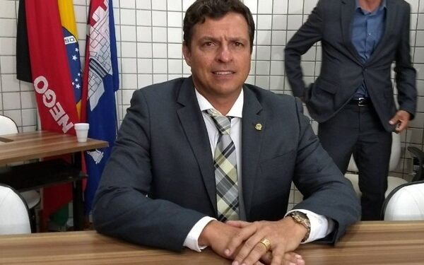 MPE pede ao TRE para barrar candidatura de Vitor Hugo por ‘elo com facções’