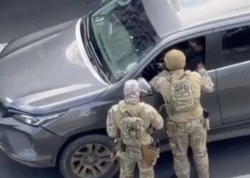 Operação da PF bloqueia mais de R$ 1 bi da PixBet e intercepta carro de Ernildo Júnior no meio da rua