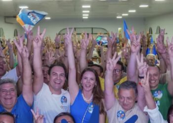 Bem posicionado nas pesquisas em Patos, Segundo Domiciano reúne multidão em evento com lideranças da oposição