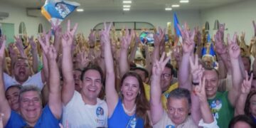 Bem posicionado nas pesquisas em Patos, Segundo Domiciano reúne multidão em evento com lideranças da oposição