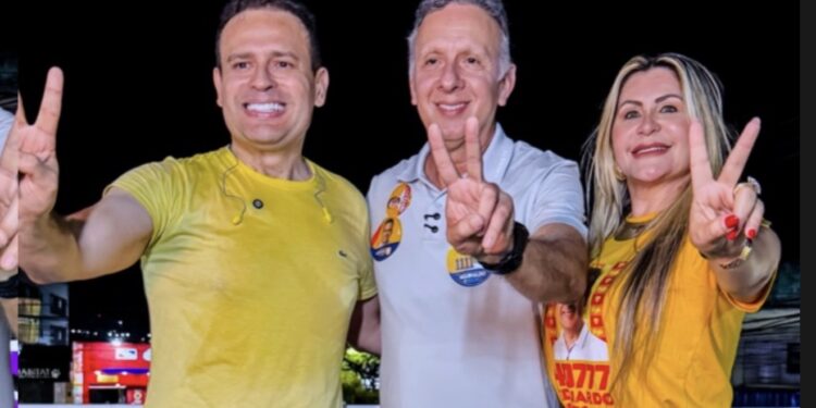 Com presença de Aguinaldo Ribeira, Eduardo Brito abre campanha em Mamanguape com adesivaço e carreata