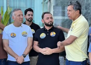 Barbosa desiste de disputar eleição, anuncia voto em Aguinaldo e articula apoio de cunhado