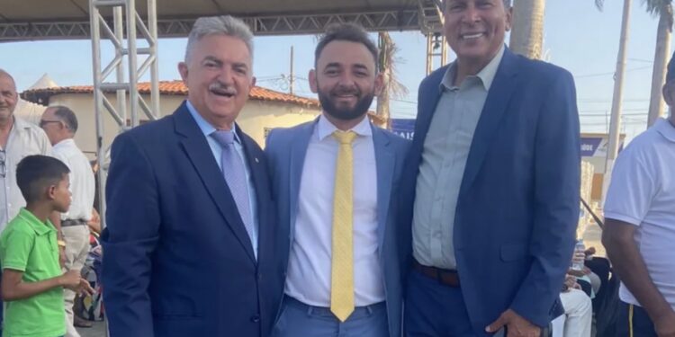 Bastidores: depois de fechar com Aguinaldo, prefeito de Curral de Cima estaria prestes a deixar João Gonçalves