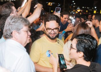 João Azevêdo destaca parceria de Tibério Limeira por Guarabira durante plenária