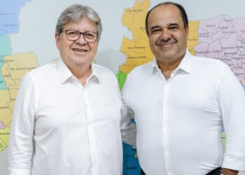 João Azevêdo anuncia Chico Mendes e Roberto Franca como suplentes ao Senado