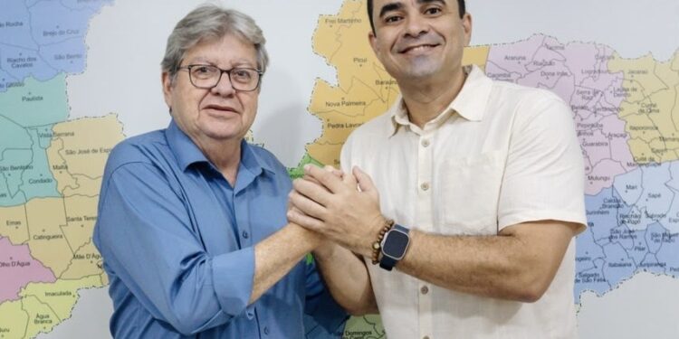 Ex-prefeito Pedrito confirma apoio a João Azevêdo e destaca obras em Cruz do Espírito Santo