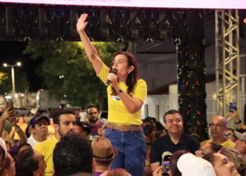Pollyanna reúne multidão em Pombal no lançamento de sua campanha à Câmara Federal