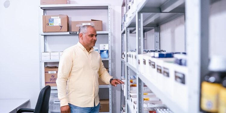 Cabedelo reabre farmácias de três UBSs e entrega Unidade de Dispensação de Medicamentos, ampliando acesso para 15 mil pessoas