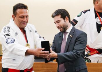 Por iniciativa de Michel Henrique, lendas das artes marciais Renzo Gracie, Ralph Gracie e Marcelo Tigre recebem honrarias na ALPB