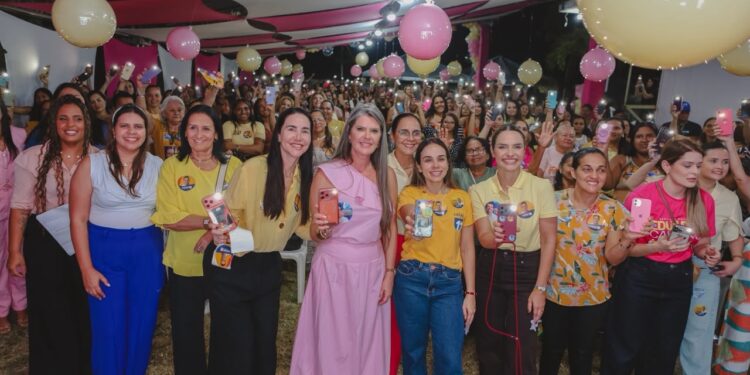 Força feminina: Lucena reúne Andreia Karla, Camila Mariz e mulheres do município