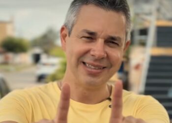 André Coutinho volta à política após cassação e entra na campanha de Lucas em Cabedelo