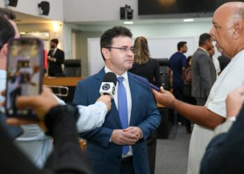 Previsão de Ricardo Pereira se concretiza e Aledson Moura renuncia à candidatura a deputado federal
