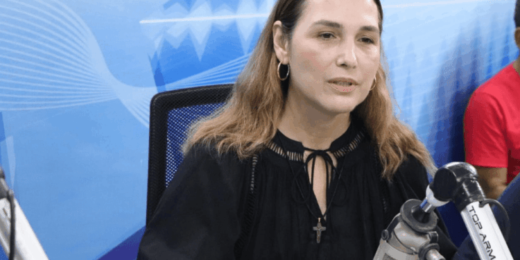 Sara Cabral renuncia candidatura e Podemos deve eleger apenas um deputado federal na Paraíba