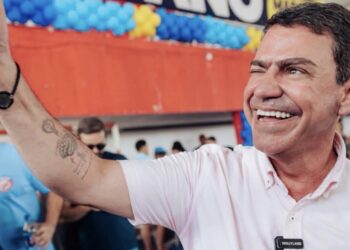Bastidores: Dinho vai a Brasília tentar liberação no TSE, mas deputados já miram suas bases