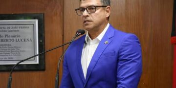 Por maioria, TRE barra candidatura de Vitor Hugo à Assembleia e causa nova baixa no MDB