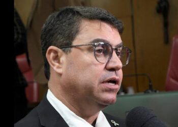 Bastidores: Diante de impasse jurídico, Dinho não envia “estrutura” de lideranças na Capital