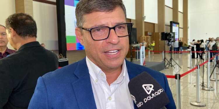 TRE-PB mantém indeferimento da candidatura de Vitor Hugo à Assembleia