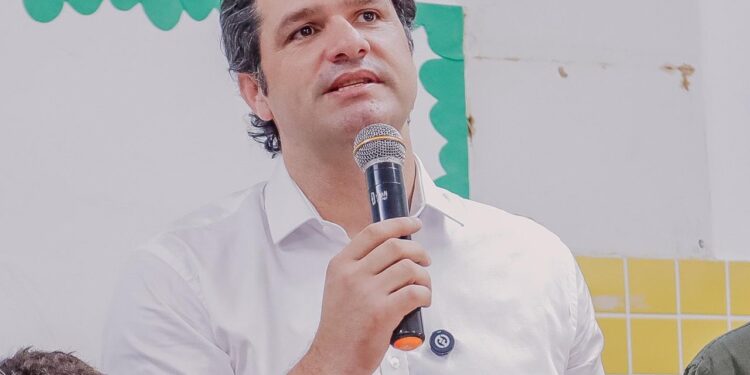 Léo Bezerra faz faxina na gestão e exonera 38 servidores desde as eleições