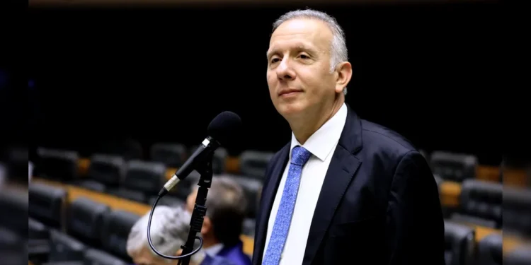 Aguinaldo reúne deputados da federação PP/União Brasil para discutir presidência da ALPB