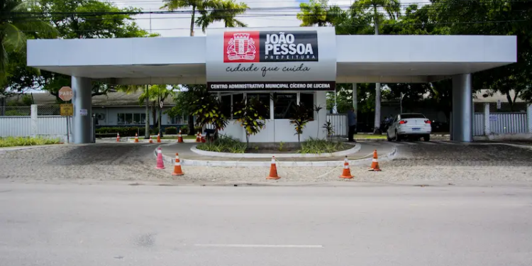 Léo promove nova rodada de exonerações e demite 24 comissionados da Funjope