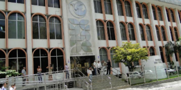 Com relatoria de Chica Motta, Assembleia aprova projeto que isenta motorista de aplicativo de pagar IPVA
